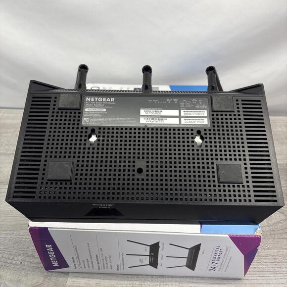 Netgear Nighthawk AC1750 (R6700v2) - Router Only No Cords - Picture 10 of 10